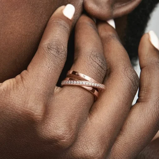 Anneau Triple Pavé Croisé Signature Pandora