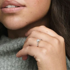 Bague Pandora Moments Solitaire Cœur Incolore