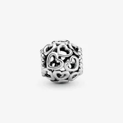 Charm Argent Parsemé de Cœurs Pandora Moments