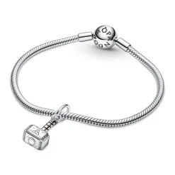 Charm pendant Marvel x Pandora Marteau de Thor gravé