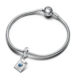 Charm Pendant Passeport Ouvrable