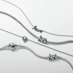 Collier Chaîne Love en Lettres Cursives Scintillant