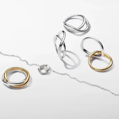Collier en argent sterling avec perle d'eau douce de culture traitée blanche et zircon cubique transparent