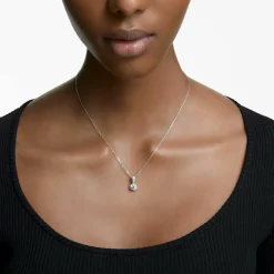 Collier et pendentif Swarovski 5472635 - Pendentif Solitaire Métal Rhodié et Cristaux Étincelants Femme