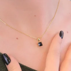 Pendentif Simple Square Or et Noir